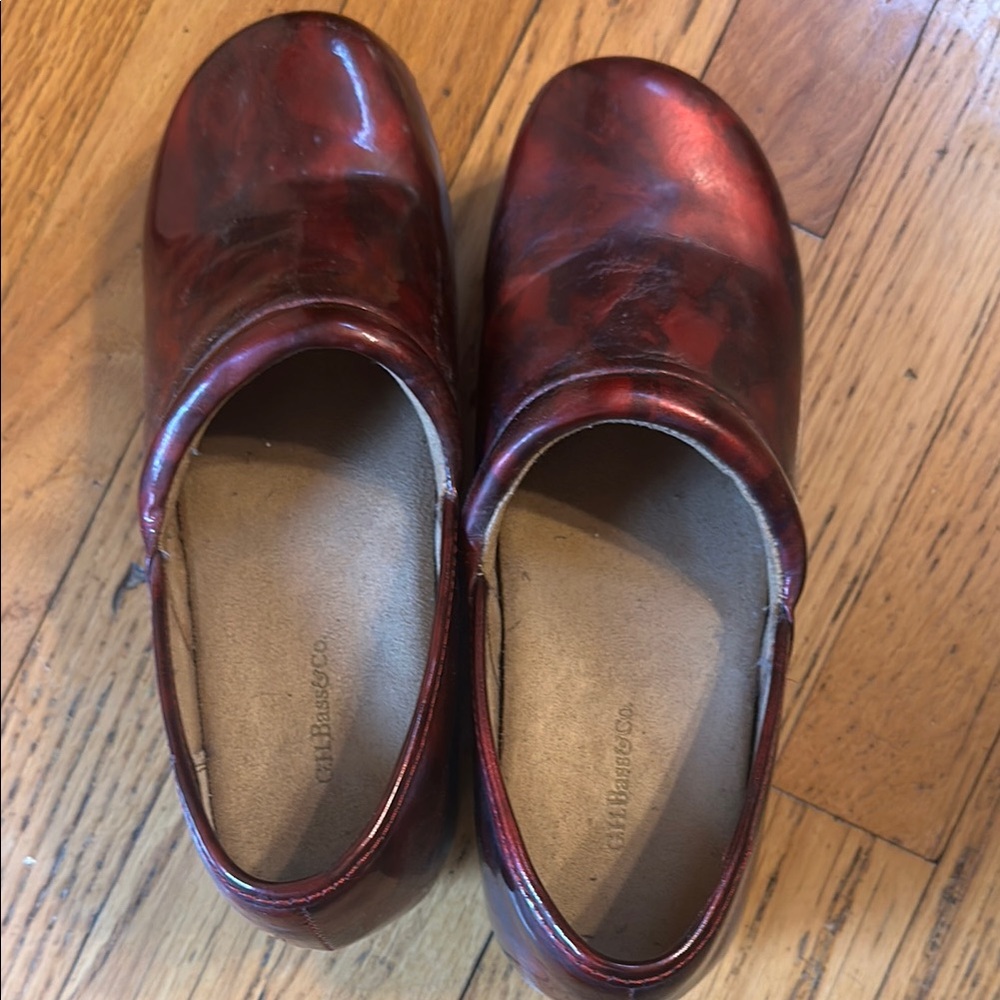 Bass Red Mules & Clogs